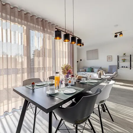 A10 - Komfortables Mit Zwei Baedern, Balkon & Zugang Zu Den Vielfaeltigen Gemeinschaftsraeumen Im 