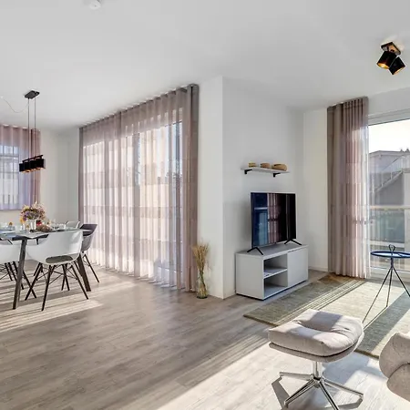 A10 - Komfortables Mit Zwei Baedern, Balkon & Zugang Zu Den Vielfaeltigen Gemeinschaftsraeumen Im 